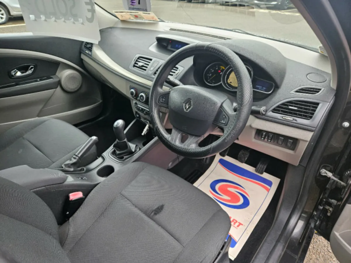Renault Fluence Expression 1.5 DCI 90 4DR - Image 4
