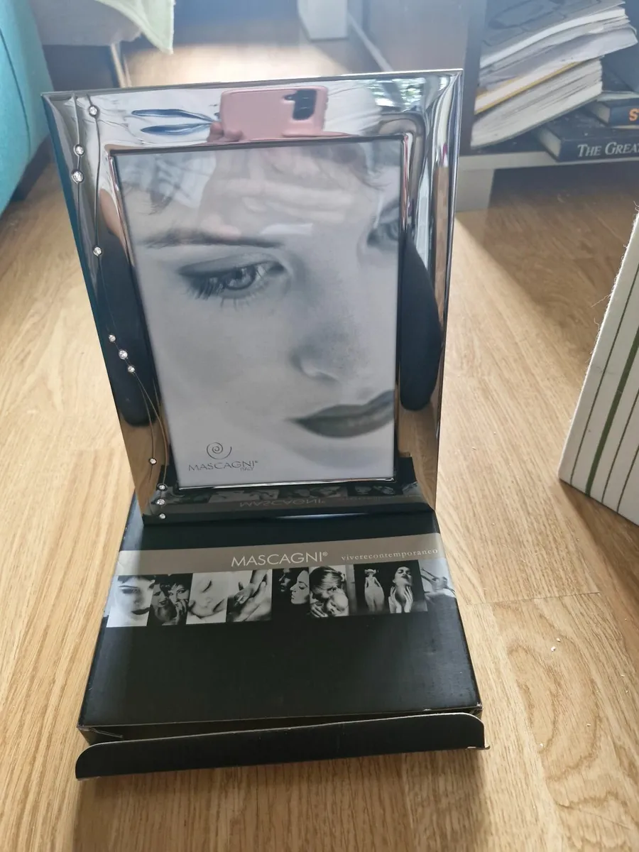 Picture Frames - Image 1