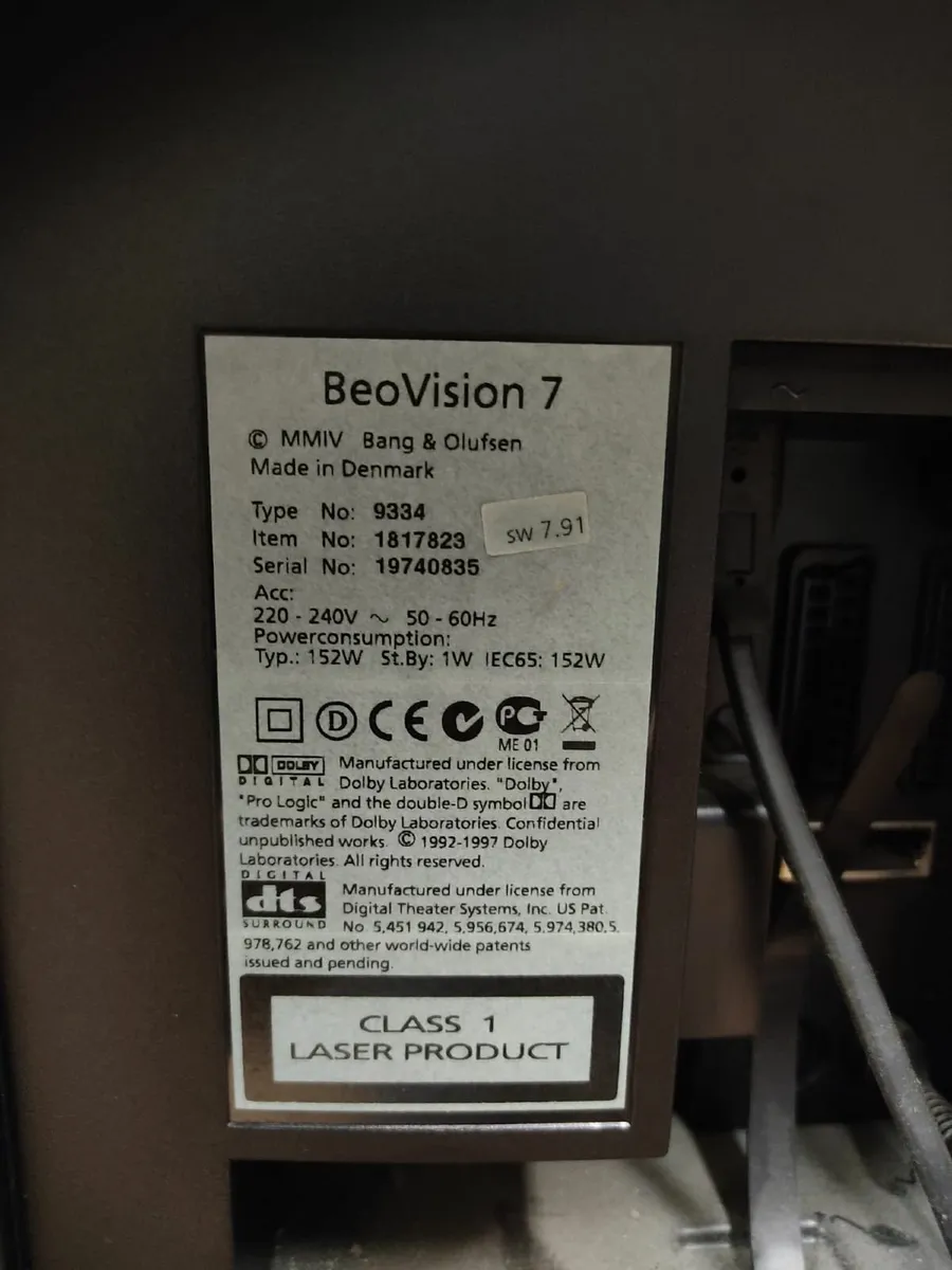 Bang & Olufsen BeoVision LCD TV Motorized 7-32 32 - Image 2