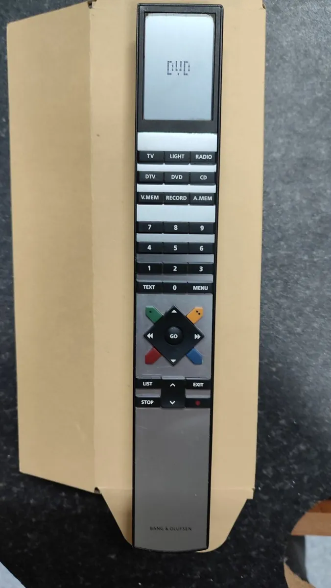 Bang & Olufsen BeoVision LCD TV Motorized 7-32 32 - Image 3