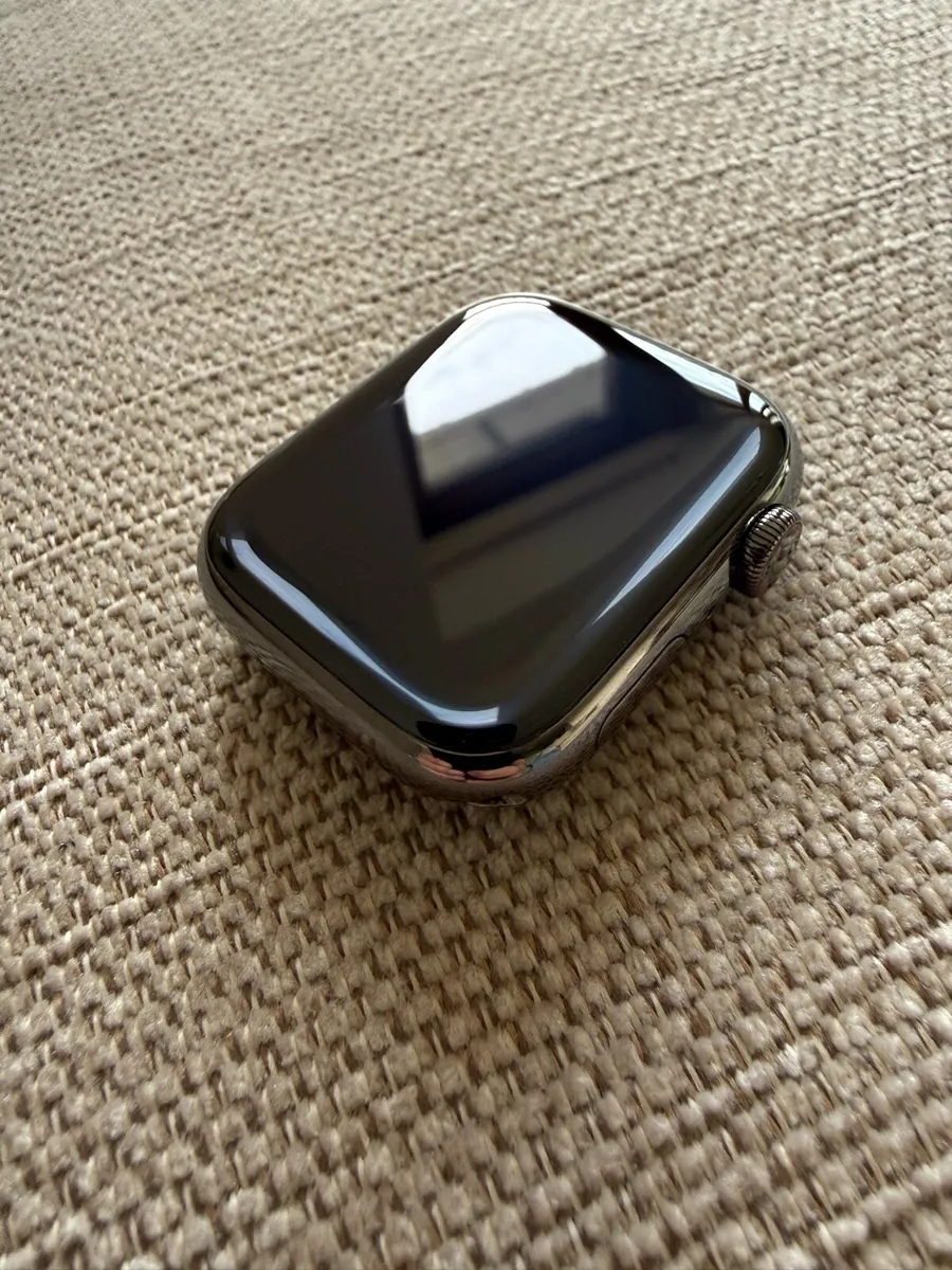 Apple Watch Series 8 45mm stainless steel - Image 3