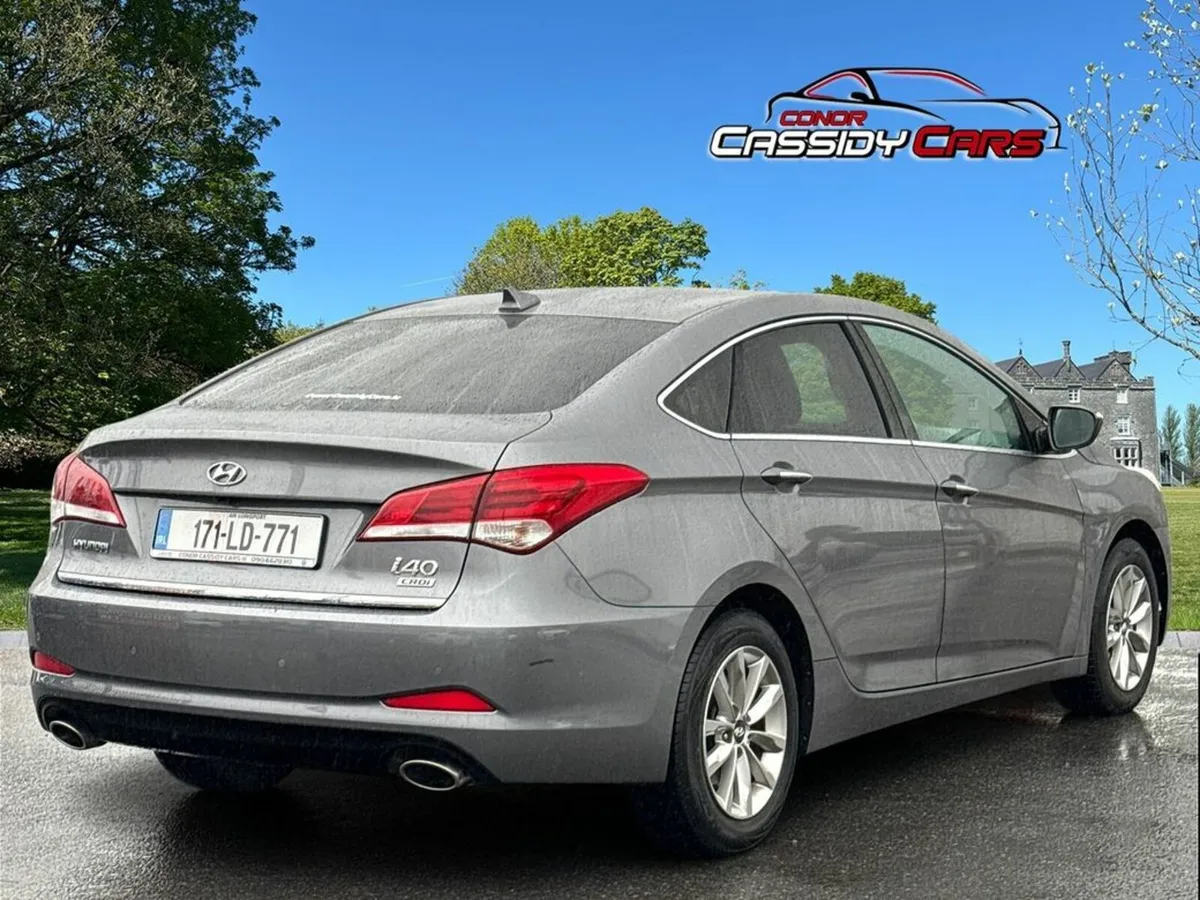 Hyundai i40 1.7 Crdi SE NAV Bl/dr *LOW MILEAGE* - Image 2