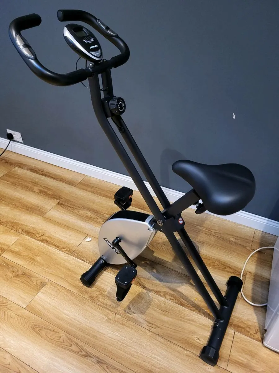 Exercise bike in excellent condition.  DELIVERY - Image 4