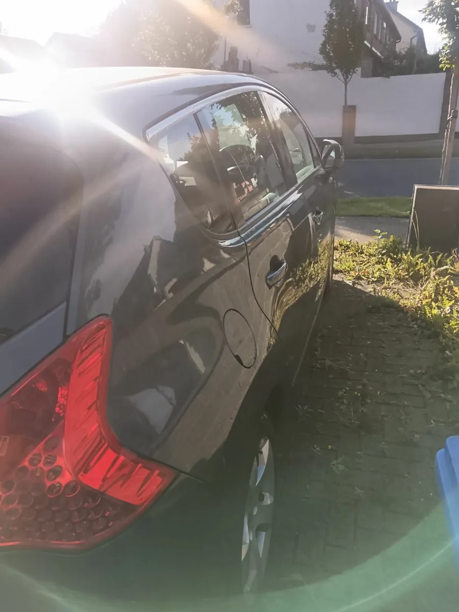 Peugeot 3008 2010 - Image 2
