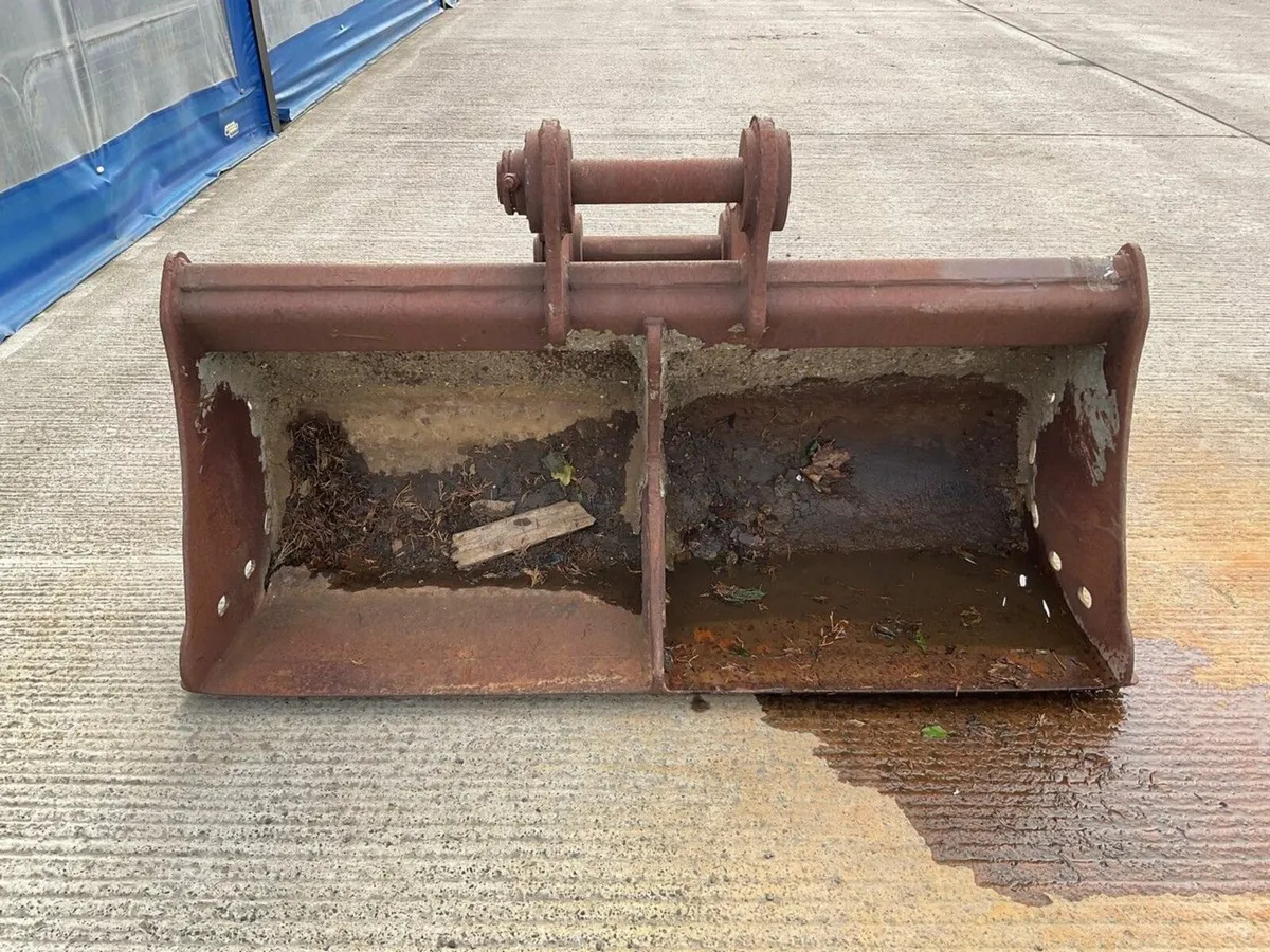 APPROX. 6ft SHUGH BUCKET TO SUIT 20 TON MACHINE - Image 2