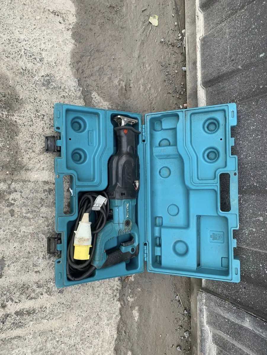 Makita Reciprocating Saw - Image 1