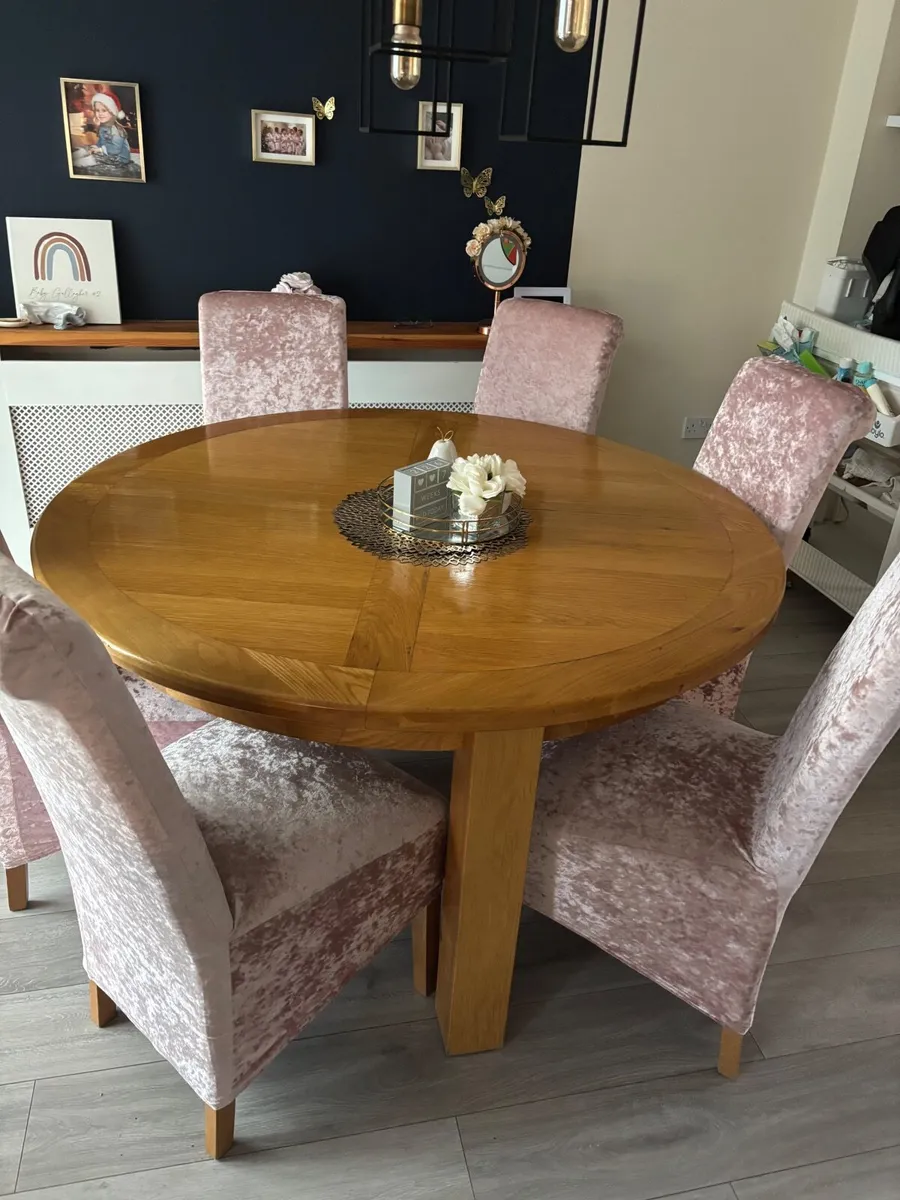 Dining room table