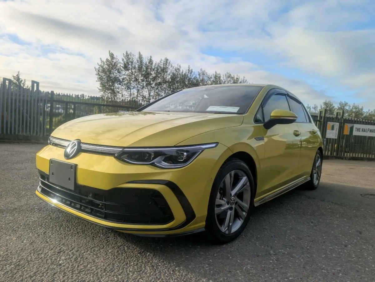 Volkswagen Golf eTSI R-line - Image 1