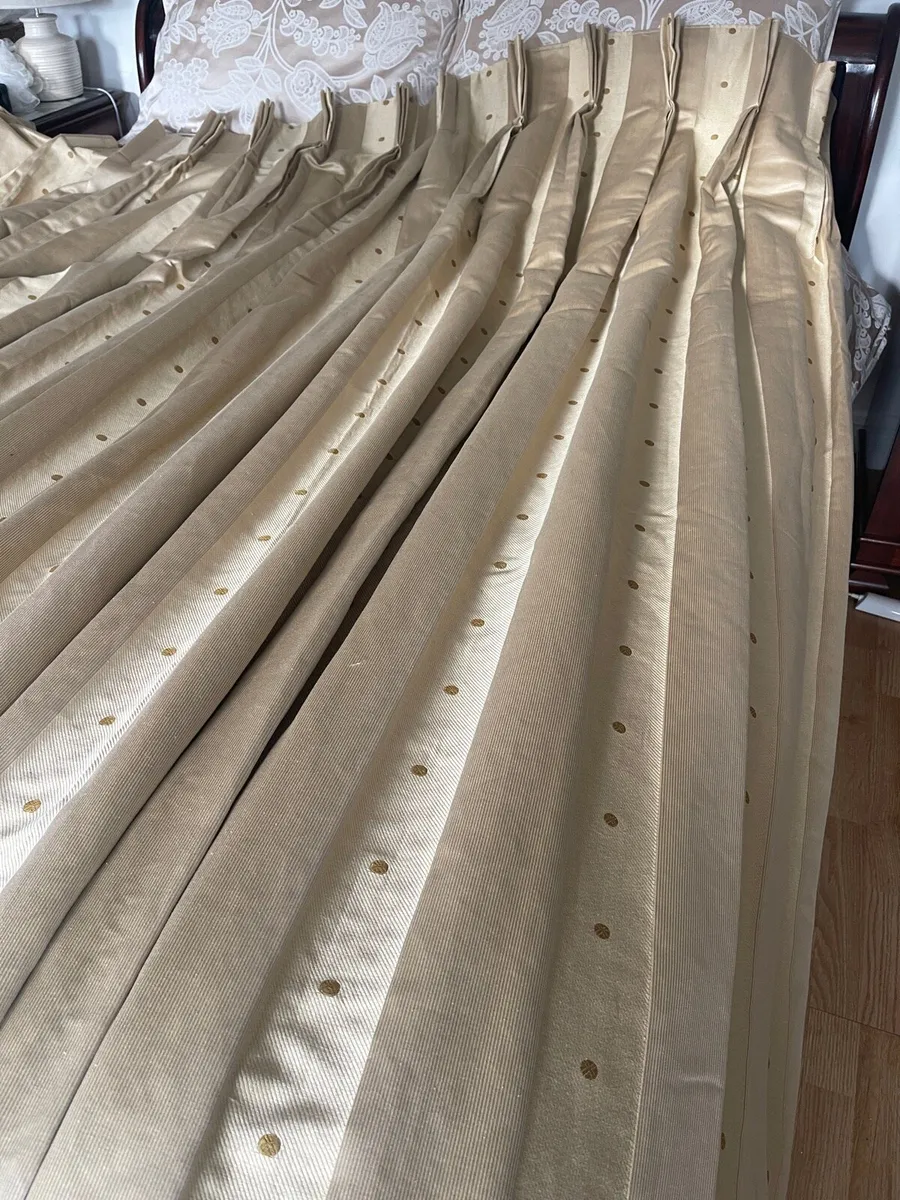 Curtains - Image 1
