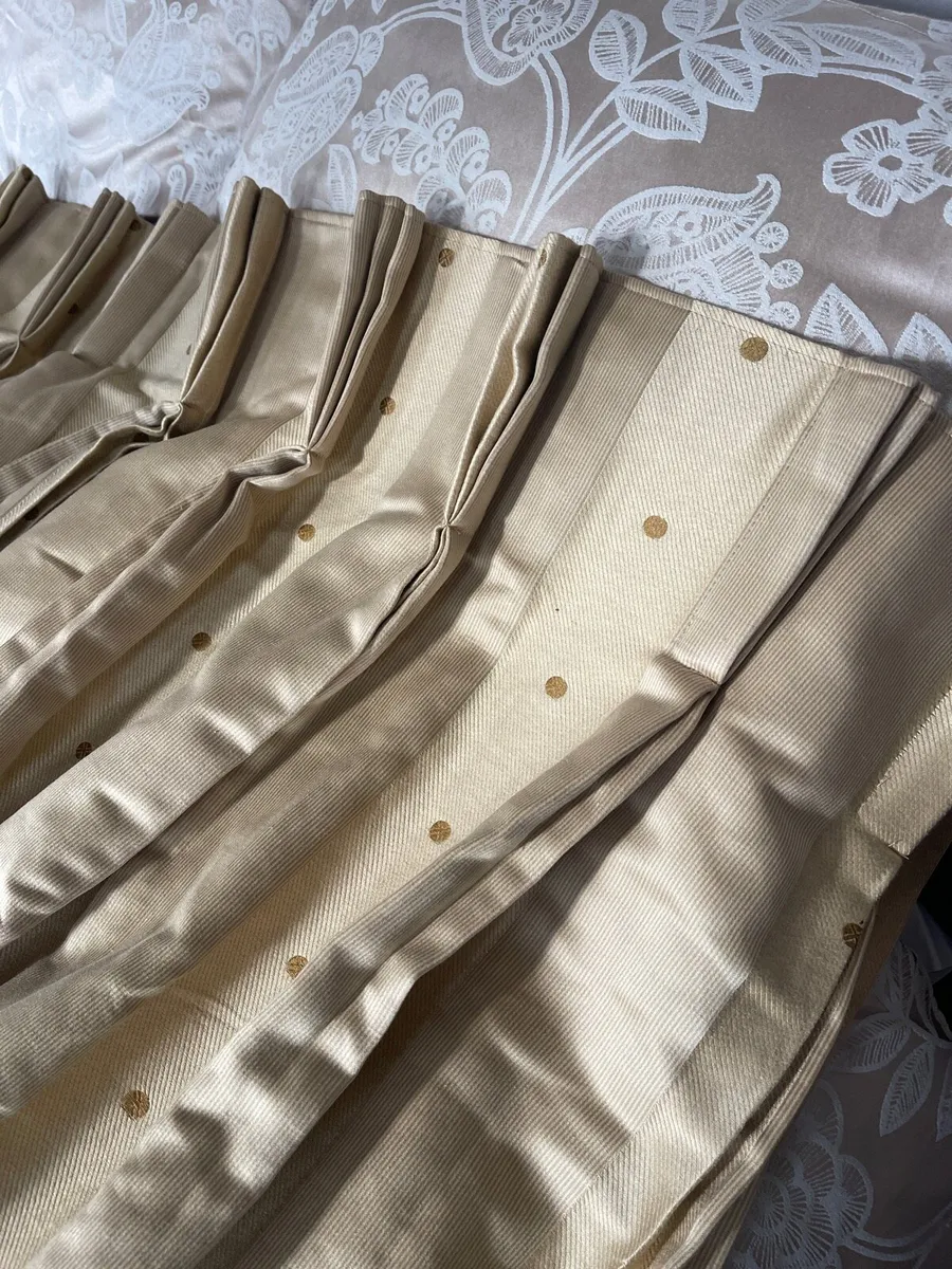 Curtains - Image 3