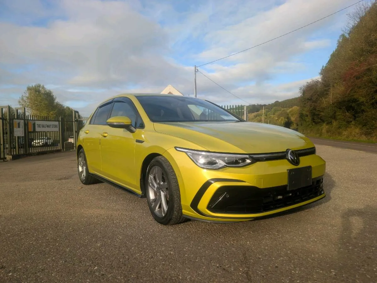 Volkswagen Golf eTSI R-line - Image 2