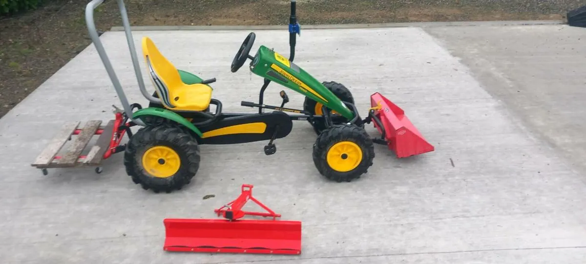 Berg John Deere go kart - Image 1
