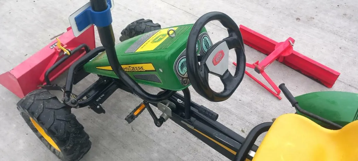 Berg John Deere go kart - Image 3