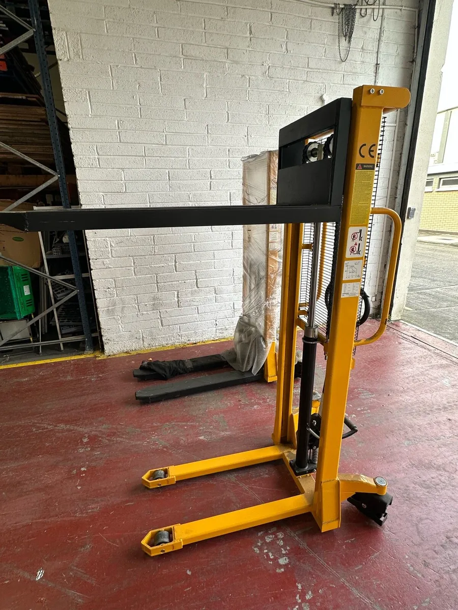 Material handling equipment - Image 1