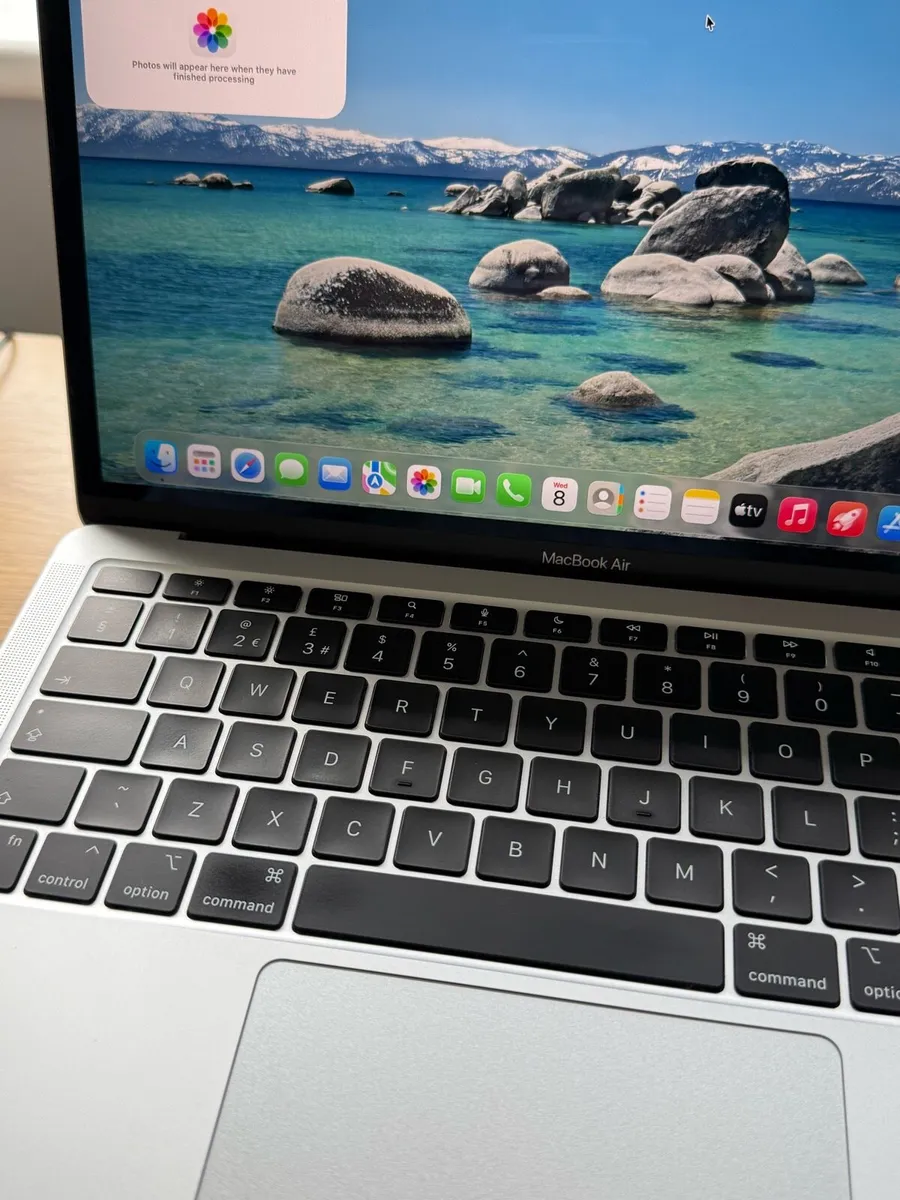 Apple MacBook Air M1 - Image 4