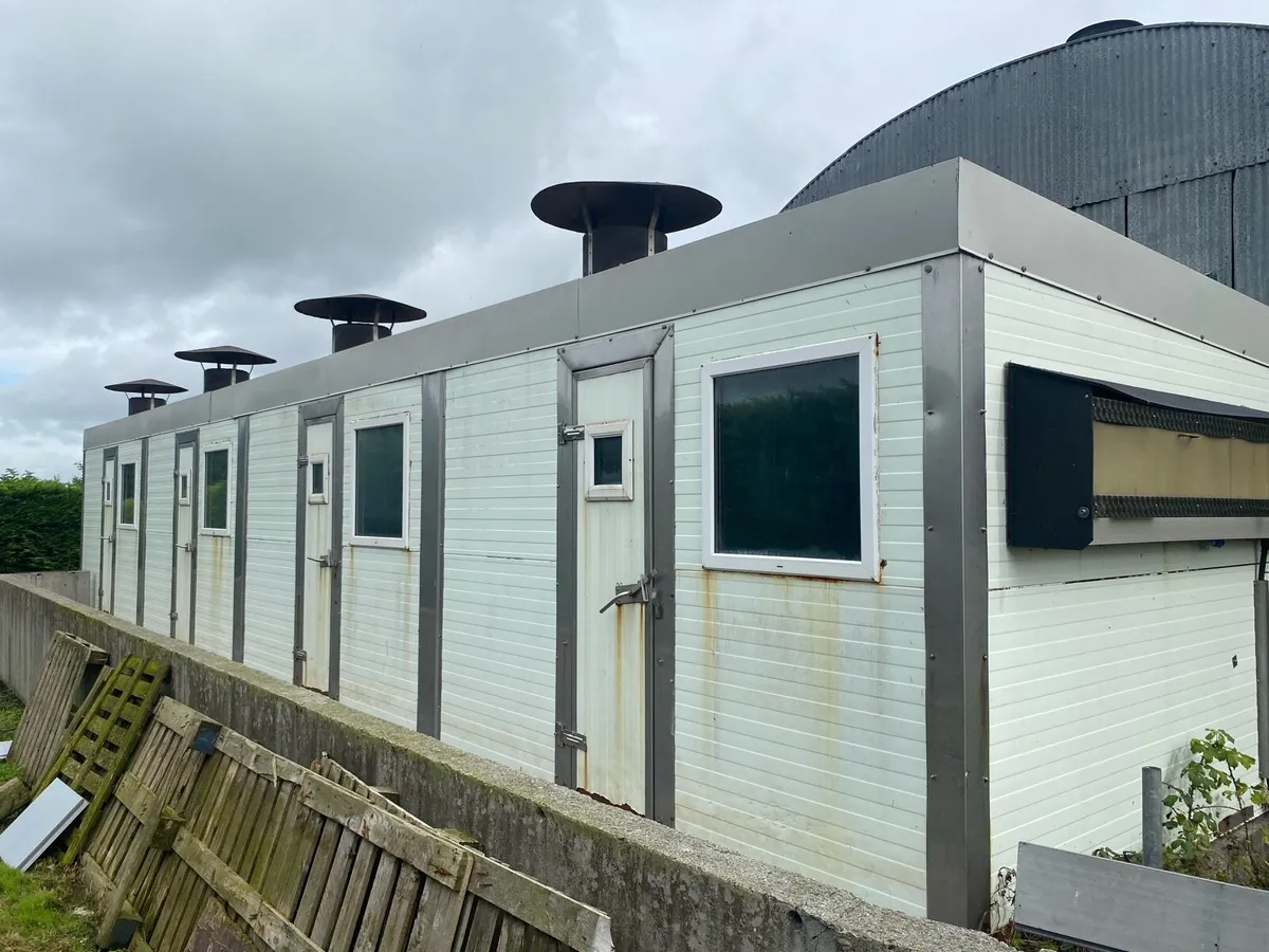 Pig first stage house - Image 1