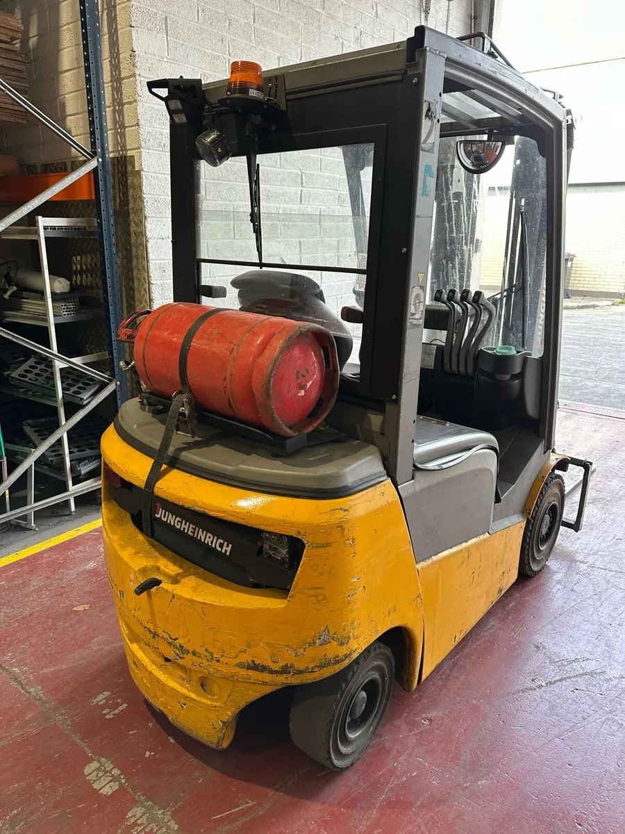 2 Tonne Gas Forklift - Image 3