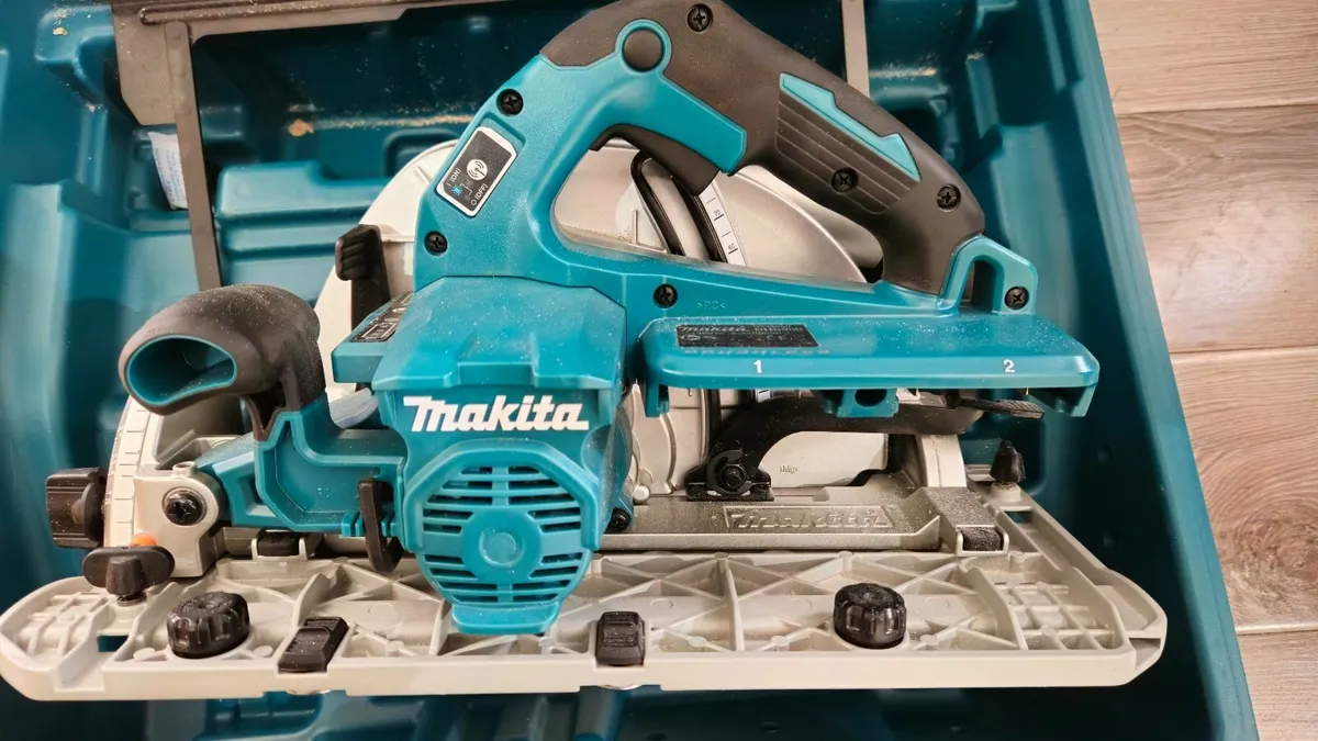 Makita DHS900 Circular saw 36v - Image 4