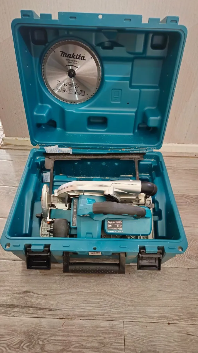 Makita DHS900 Circular saw 36v - Image 1