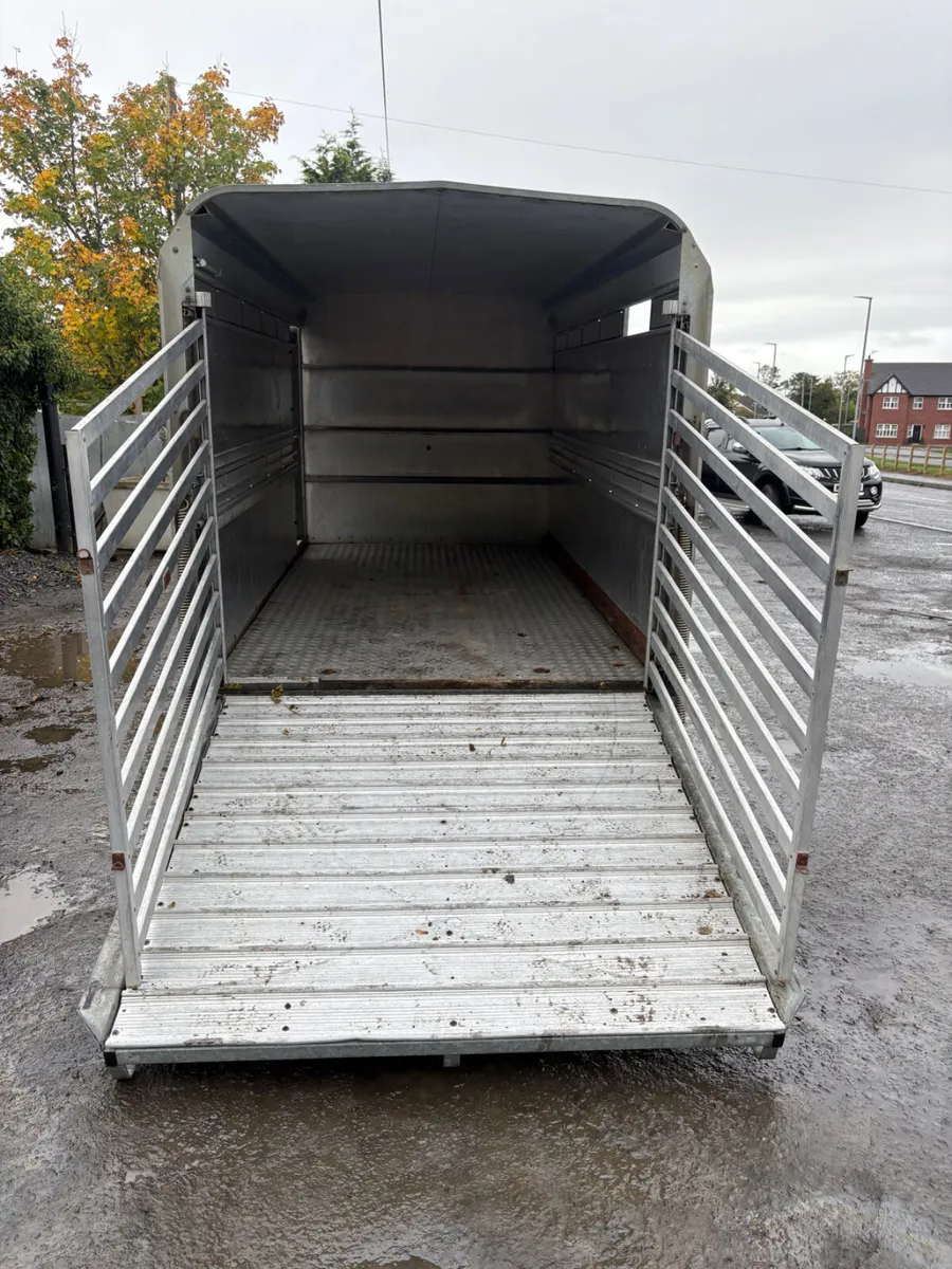 Ifor Williams 12ft demountable cattle trailer - Image 3