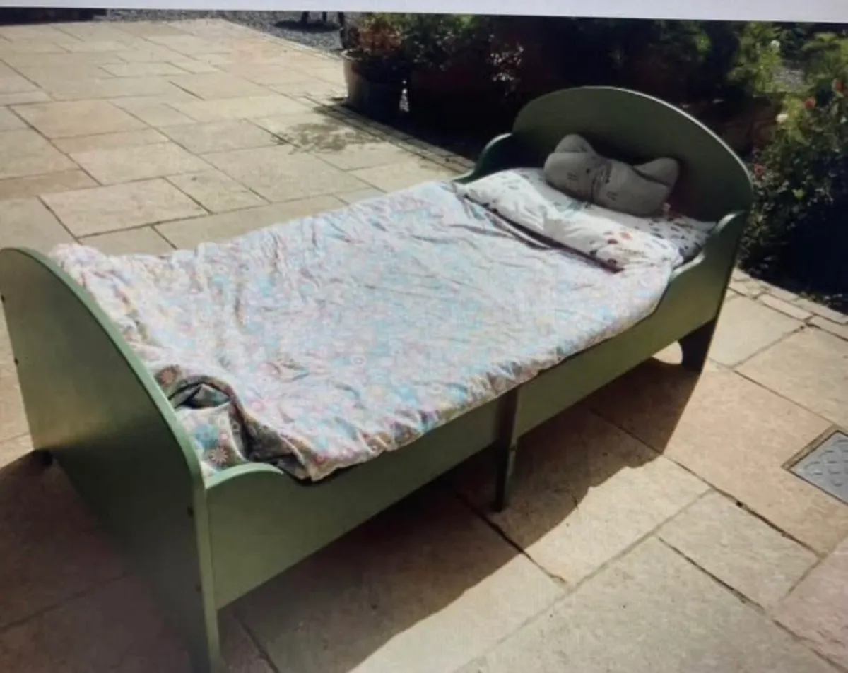 kids extendable bed
