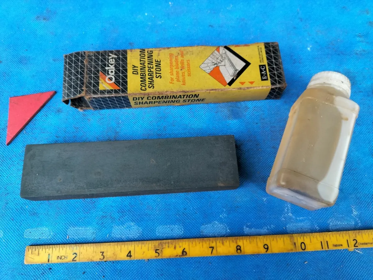 Combination Sharpening Stone by Oakley - Image 1