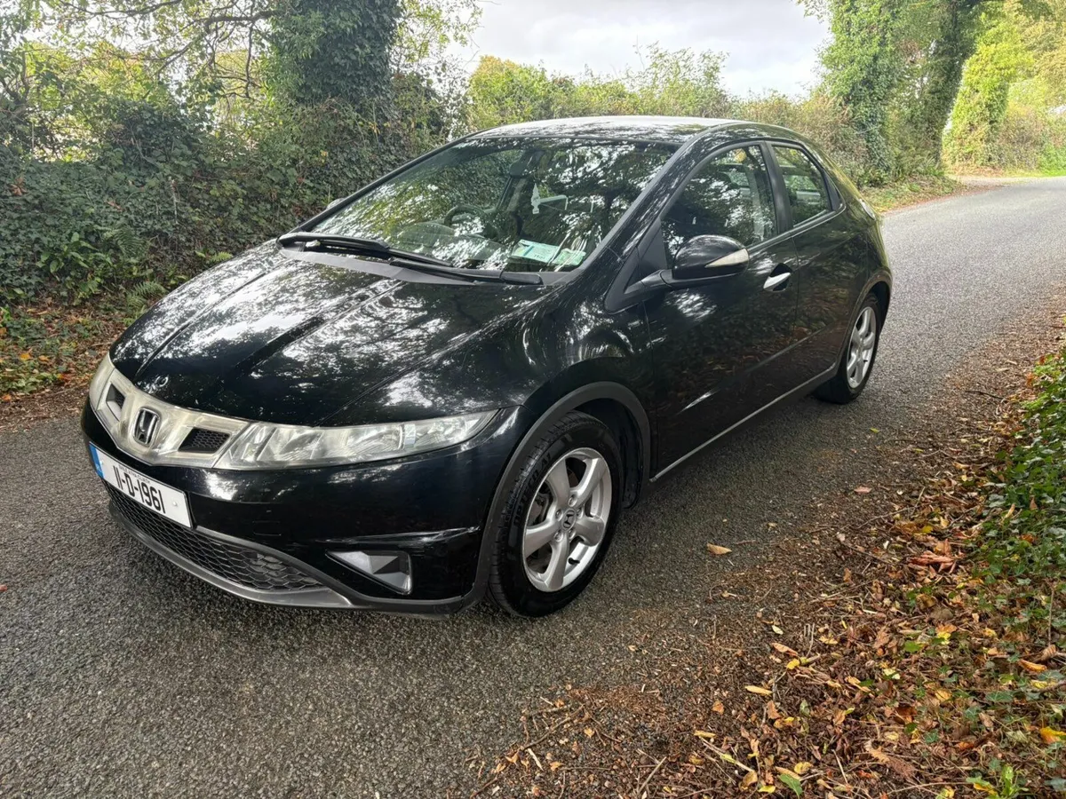 Honda Civic 2011 - Image 2