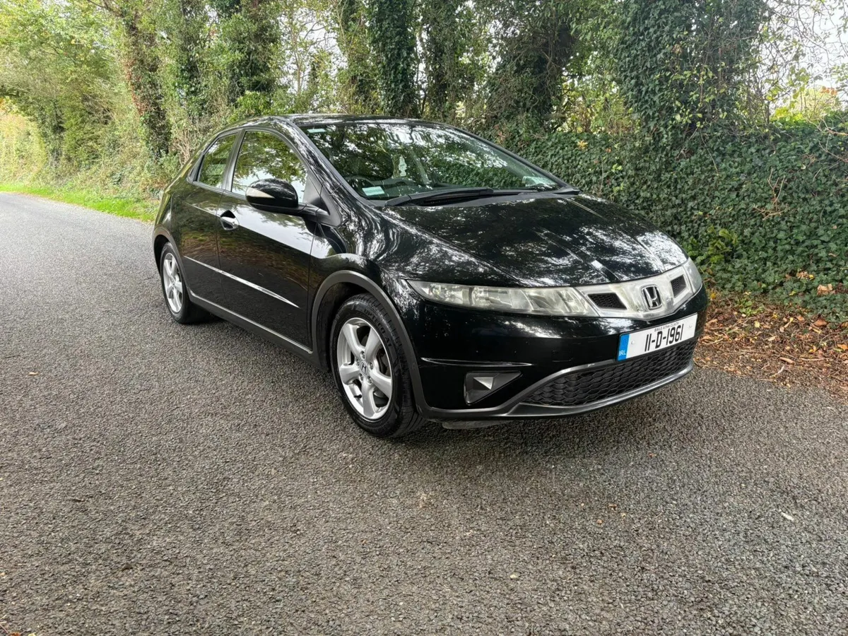 Honda Civic 2011 - Image 1
