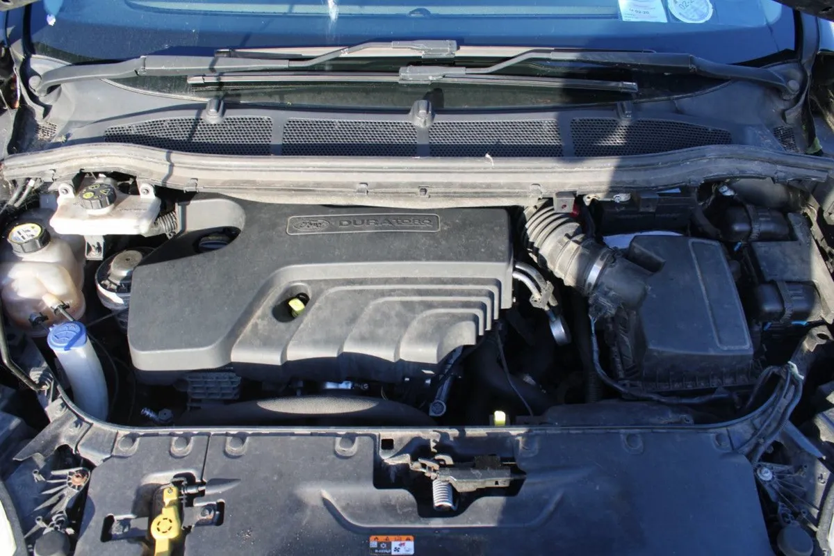 Ford Galaxy 2.0tdci 150PS Titanium - Image 4