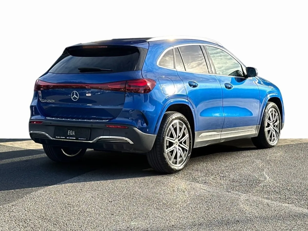 Mercedes-Benz EQA 250  AMG Line Executive--560 km - Image 3
