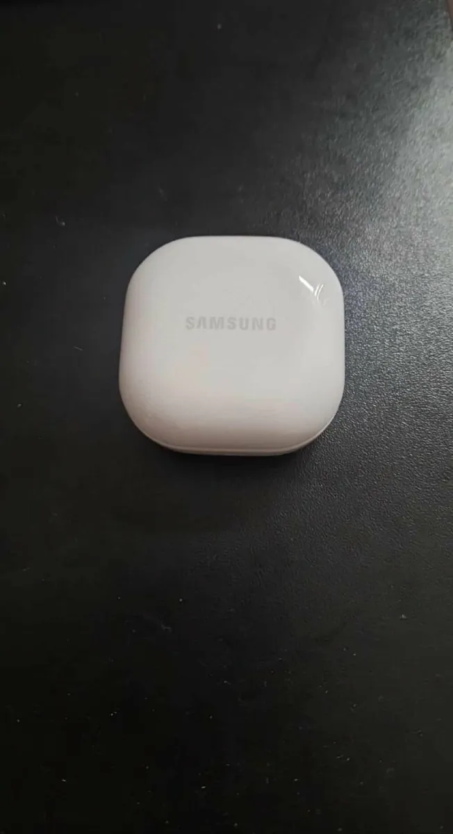 Earbuds - Image 2