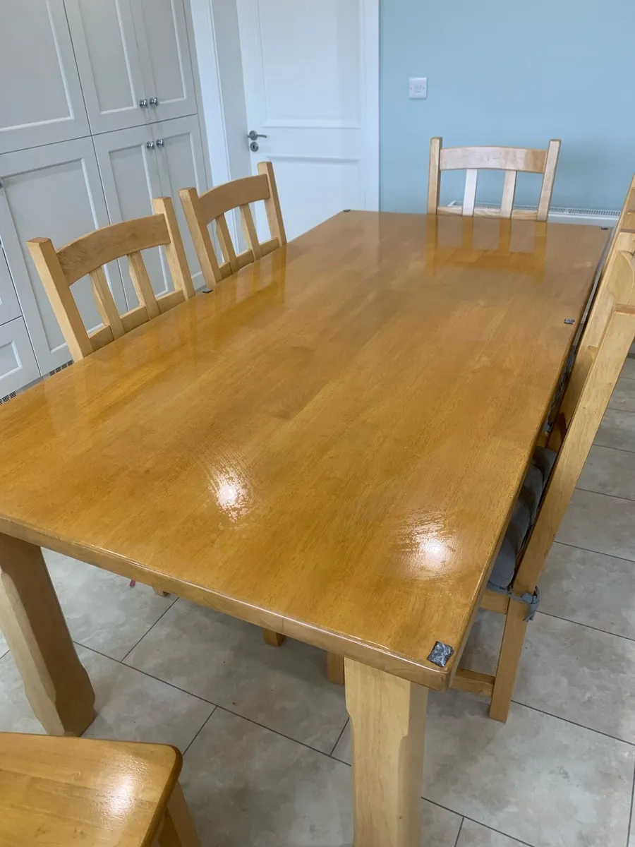 Kitchen table - Image 1