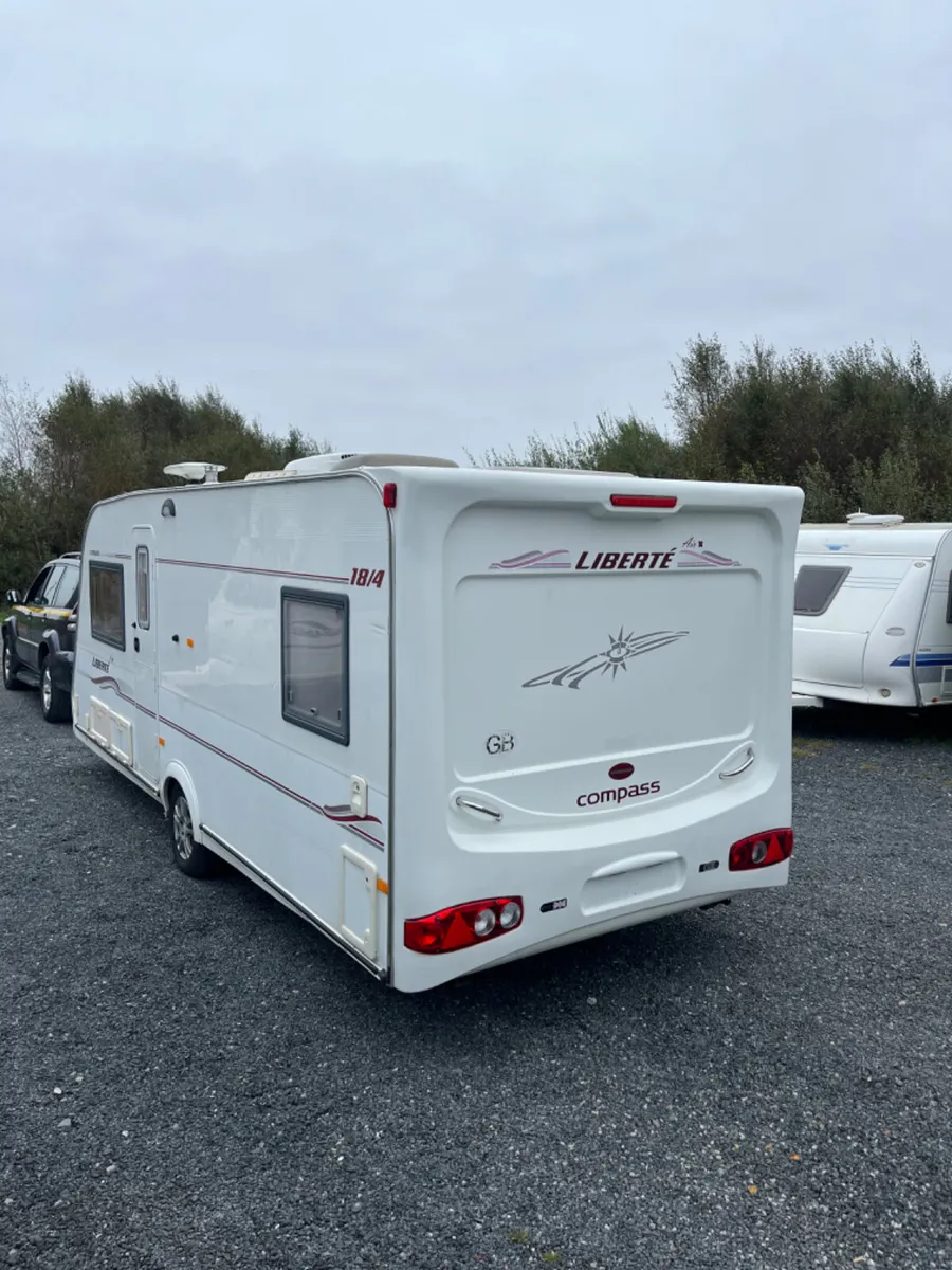 Compass 4/5 Berth Fixed Bed Caravan - Image 3