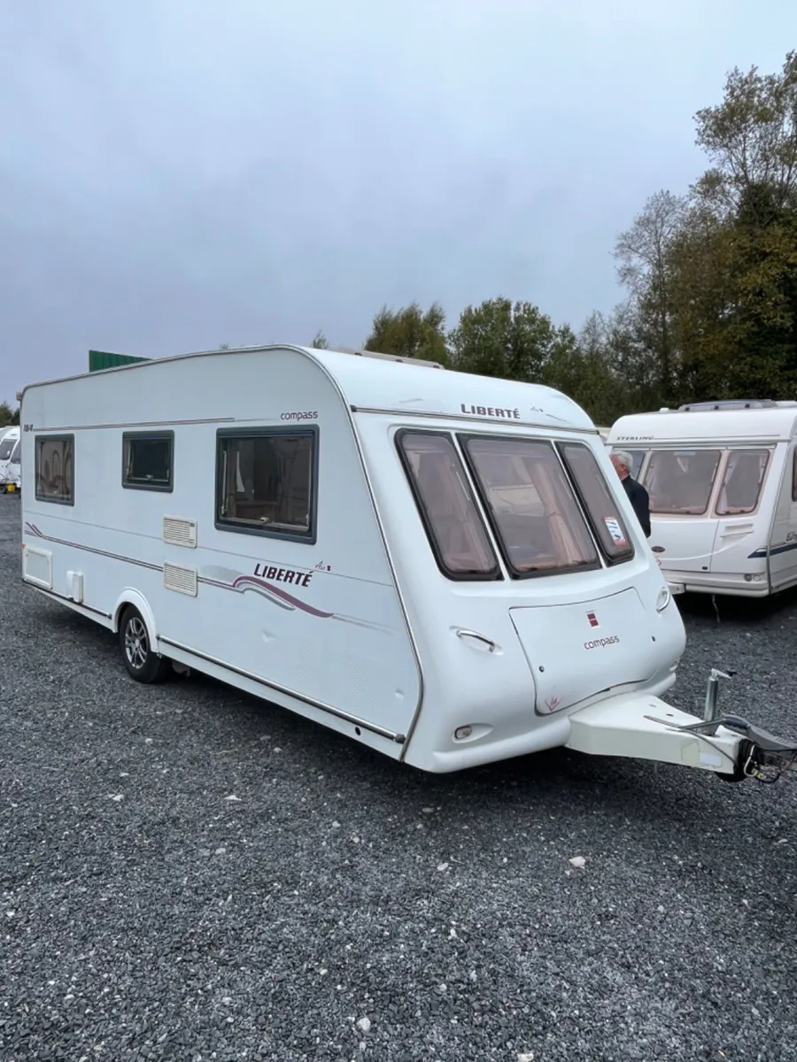 Compass 4/5 Berth Fixed Bed Caravan - Image 2