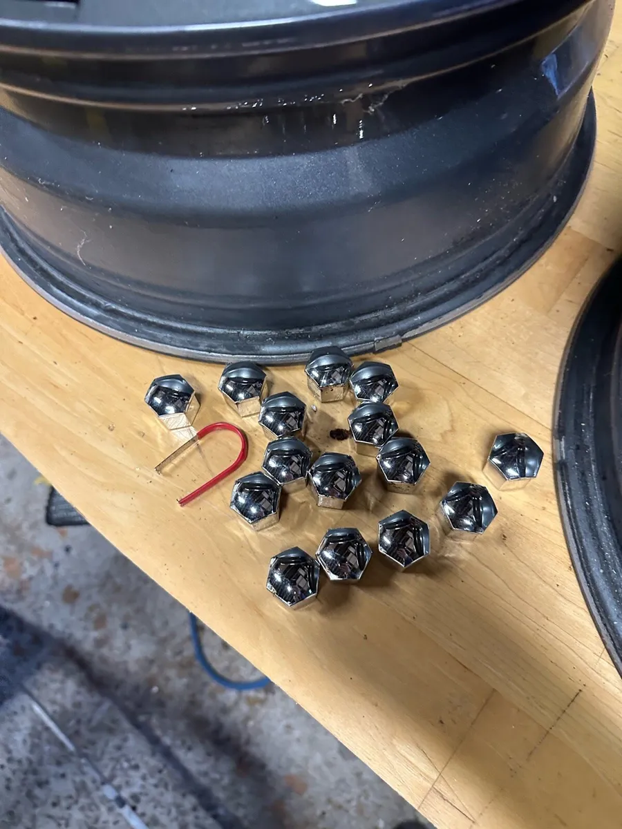 4 alloy wheels for sale. - Image 3