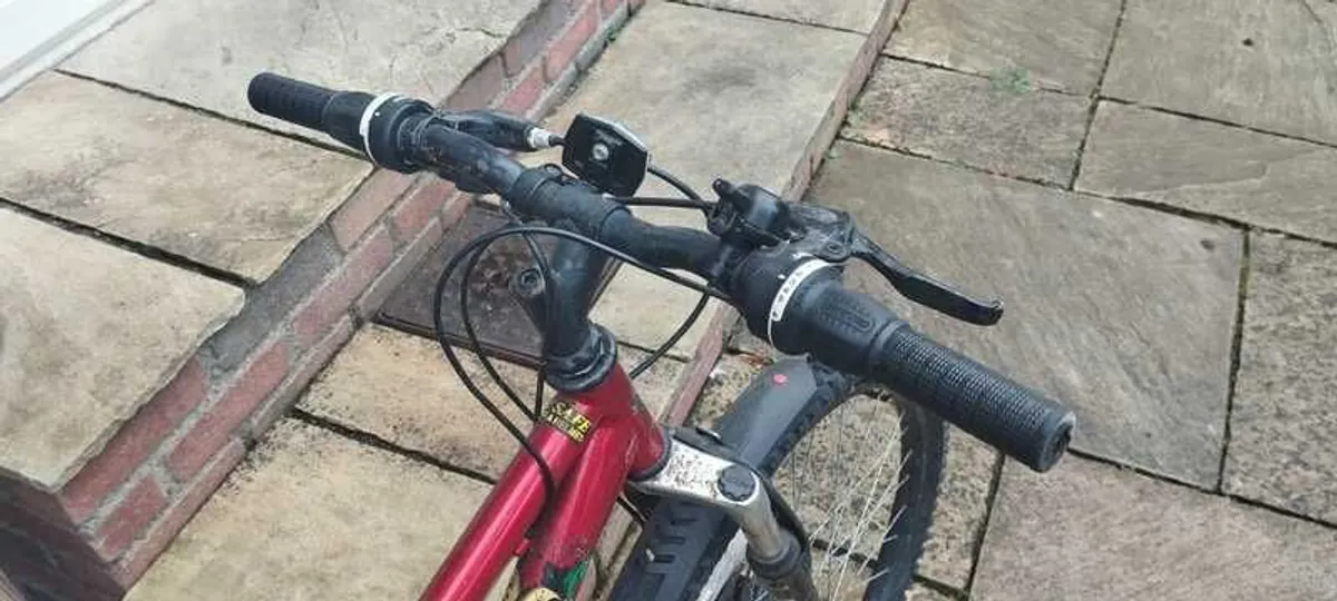 Bicycles 1 Mens Road size M & 2 Kids Mountain Bikes - Image 2