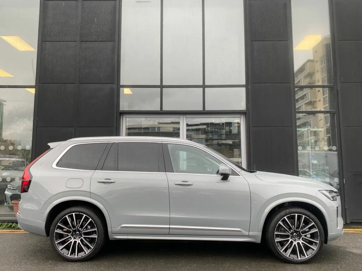 Volvo XC90 T8 Ultra AWD Auto PHEV - Image 3