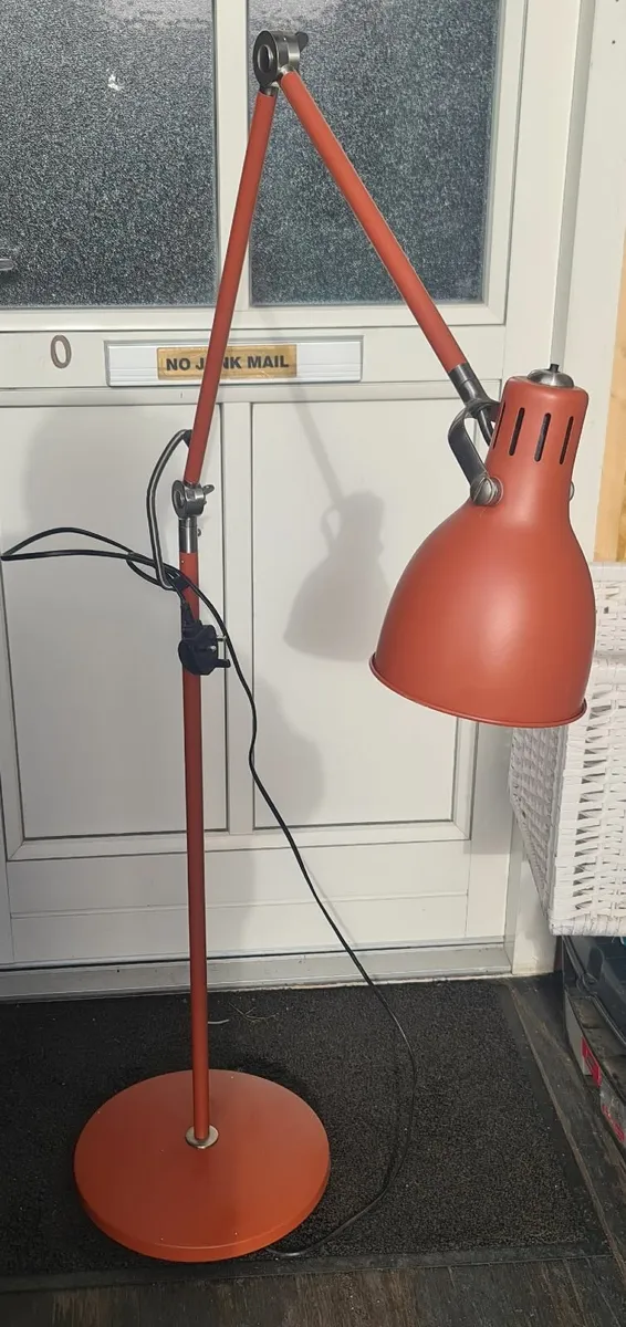 🛋️ Adjustable Floor Lamp – Retro Industrial Style - Image 2