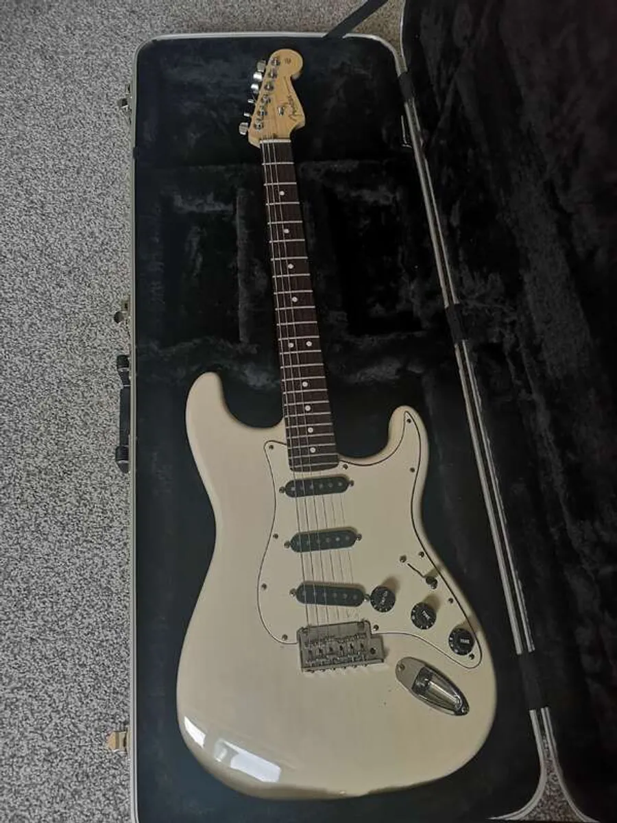 Fender Usa Strat (price Drop) - Image 1