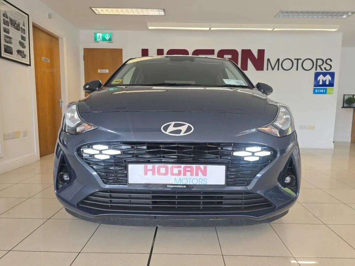 Hyundai i10 Deluxe Plus * Best Spec * - Image 2