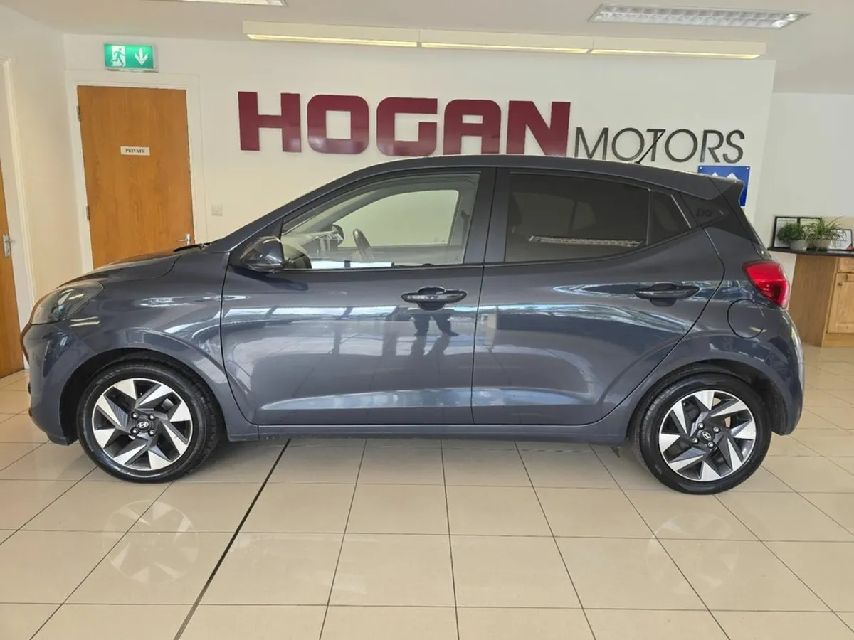 Hyundai i10 Deluxe Plus * Best Spec * - Image 4