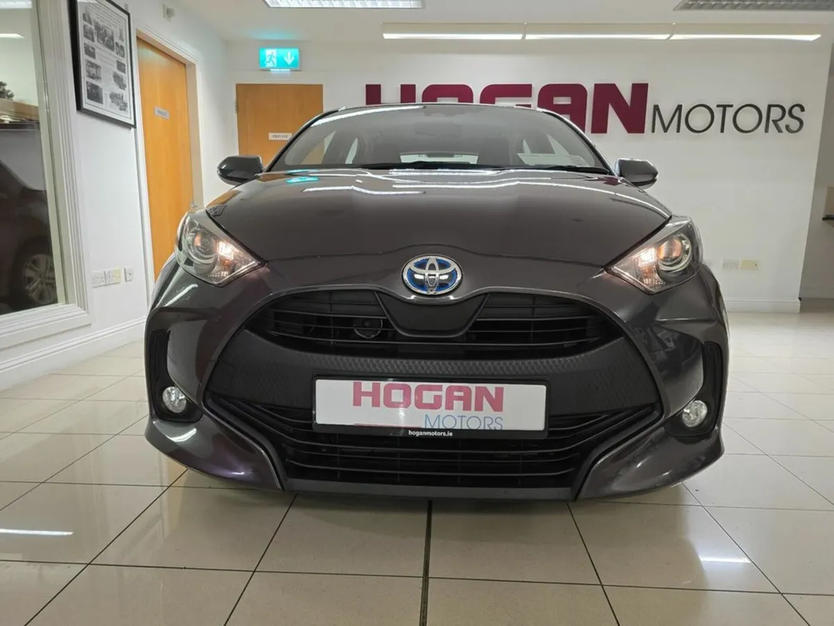 Toyota Yaris Hybrid Luna Automatic - Image 2