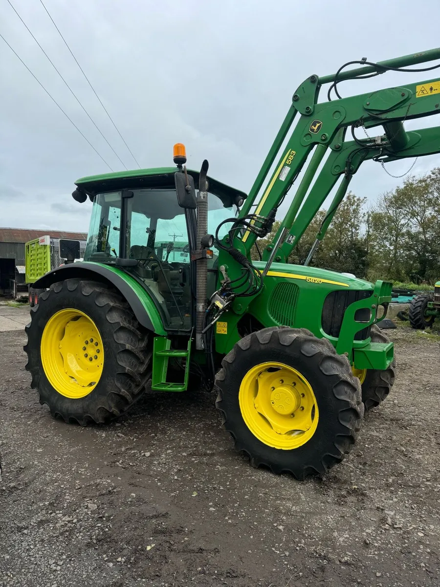 John Deere 5820 - Image 2