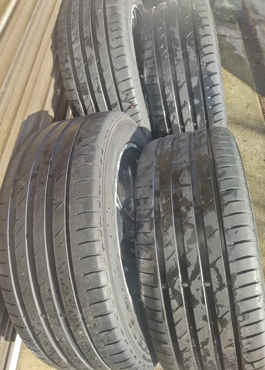 VW T6,T5 Genuine 18" Sportline Alloys - Image 4