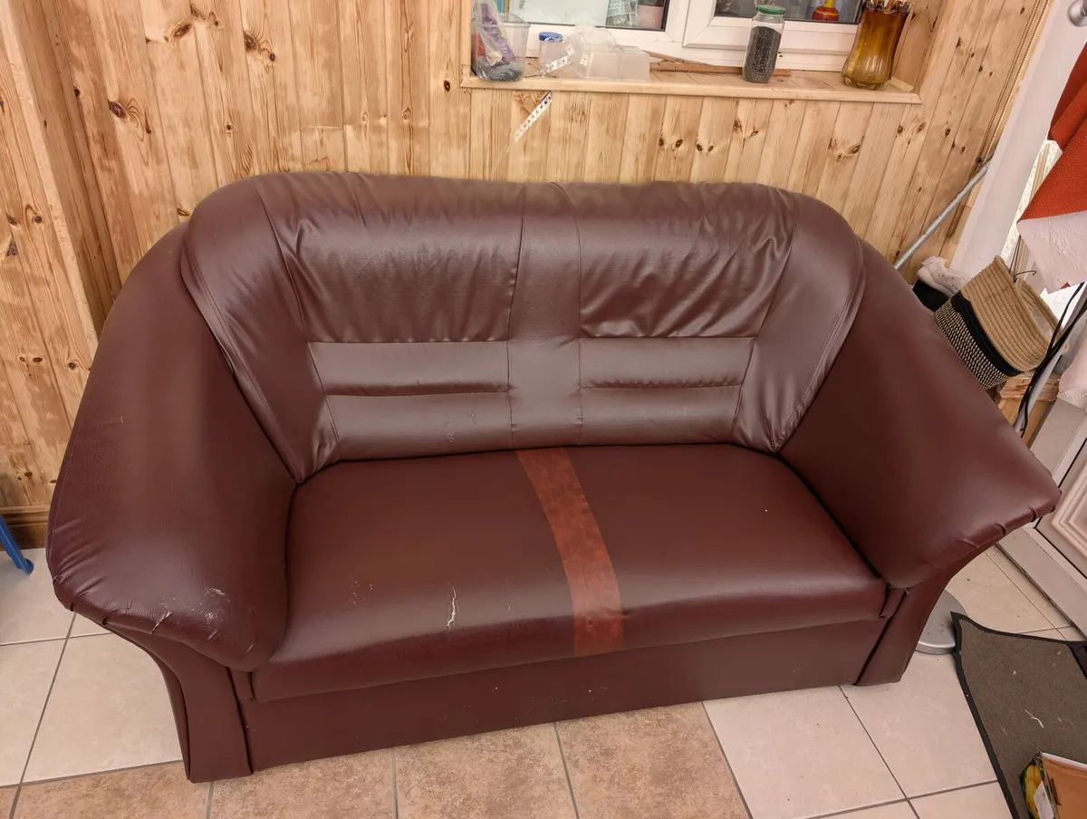 couch free to collect - Image 2