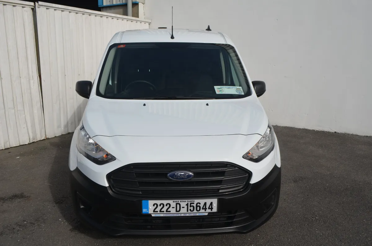 ONLY 59,000KMS!!-3 SEATS-CASH PRICE INCLS VAT - Image 4