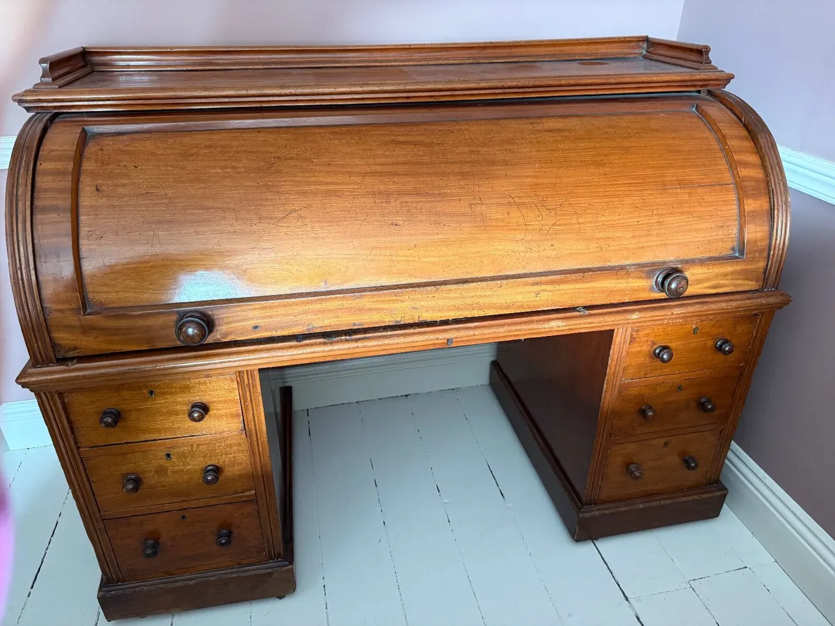 Beautiful roll-top writing desk and drawers - Image 1