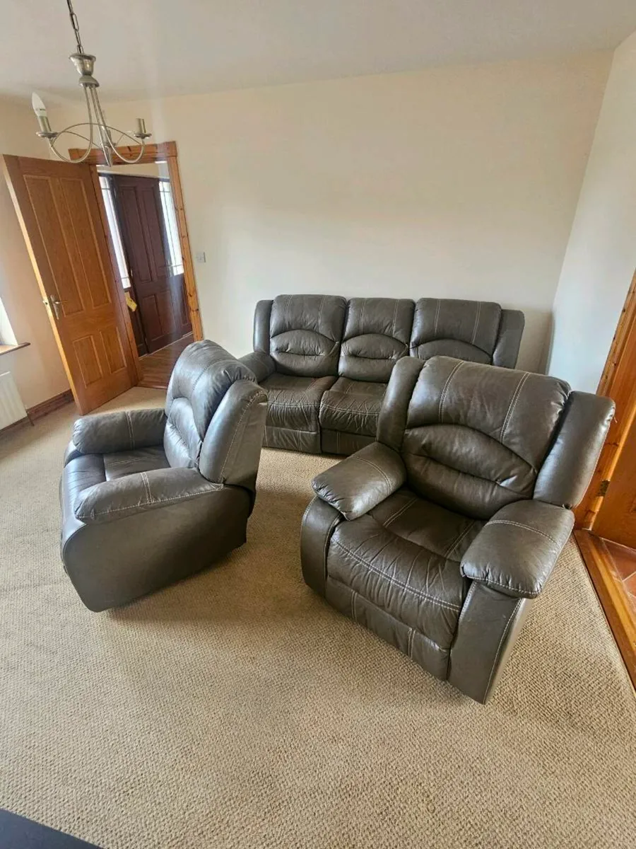 Couch set - Image 1