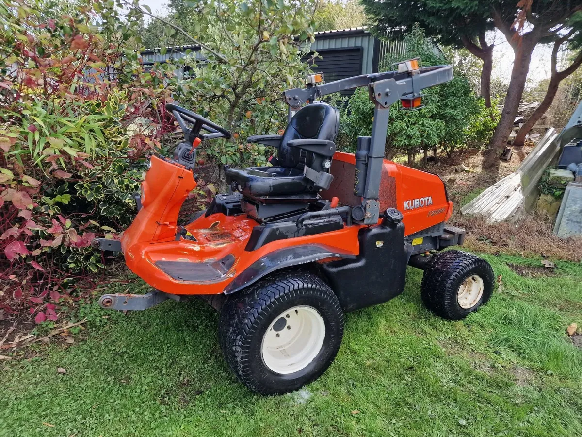 Kubota outfront ride on mower with trimax flail - Image 1