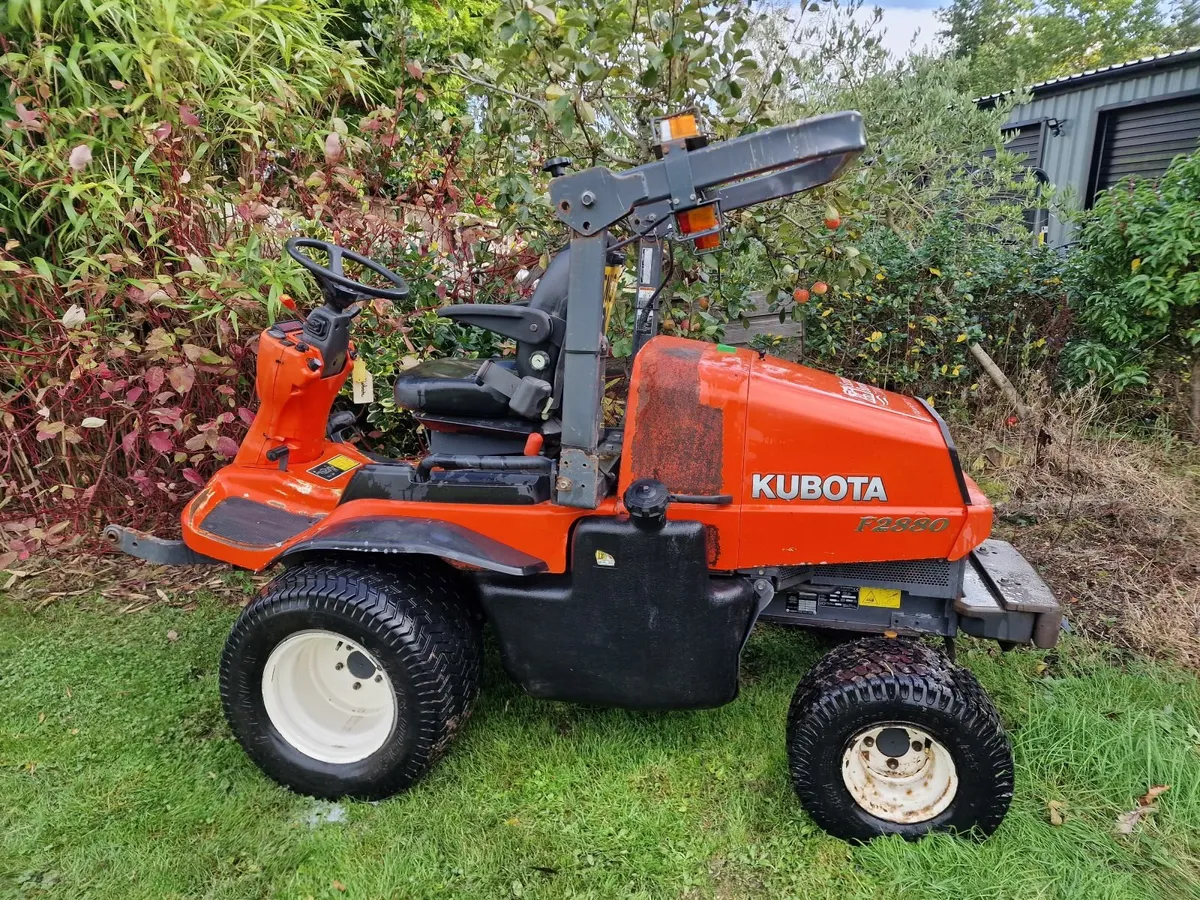 Kubota outfront ride on mower with trimax flail - Image 2